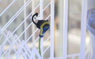 Illustration for article titled BioSport Earbuds: Finally, A Fitness Tracker You Never Have to Charge